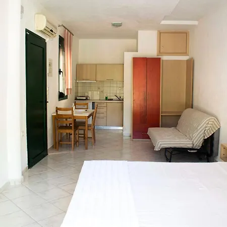 Alexandra Apartament *